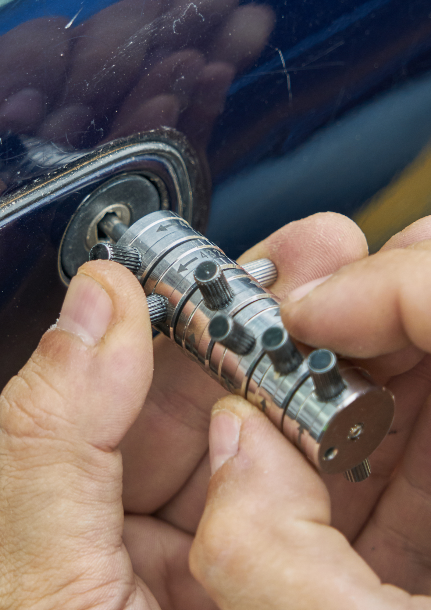Cerrajeros urgentes 24 horas para puertas de vehiculos.